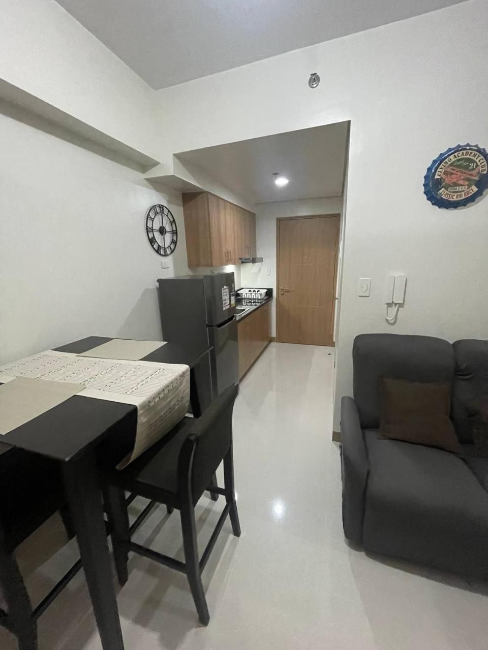 Red Residences Chino Roces Makati Makati City ภายนอก รูปภาพ